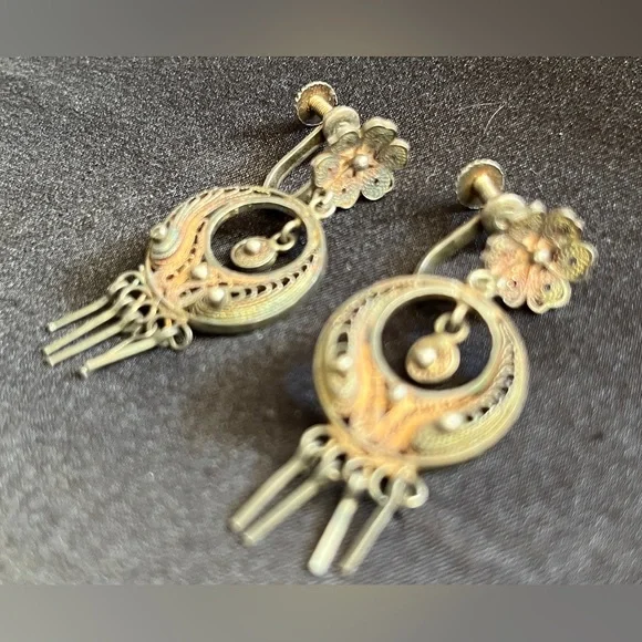 Vintage Taxco Silver Screw Back earrings